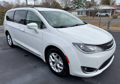 2017 Chrysler Pacifica Touring Plus
