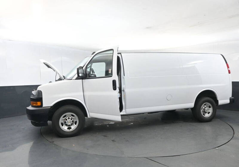 2023 Chevrolet Express 2500