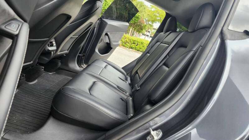 2022 Tesla Model Y Long Range - Photo 28