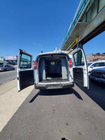 2017 GMC Savana 2500