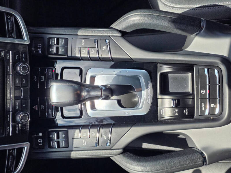 2014 Porsche Cayenne Platinum