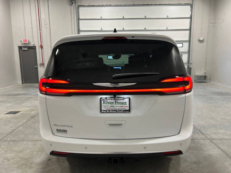 2026 Chrysler Pacifica Pinnacle