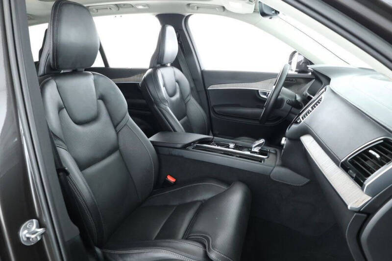 2023 Volvo XC90 Recharge T8 Ultimate Bright Theme 6P