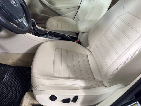 2013 Volkswagen Passat SEL