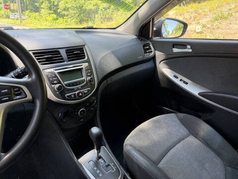 2013 Hyundai Accent GS