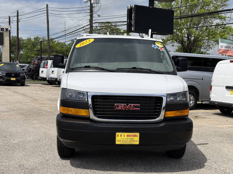 2023 GMC Savana 2500
