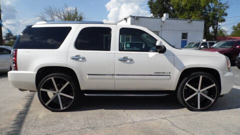 2009 GMC Yukon for sale at G AND J MOTORS in Elkin NC