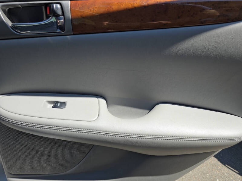2005 Lexus ES 330