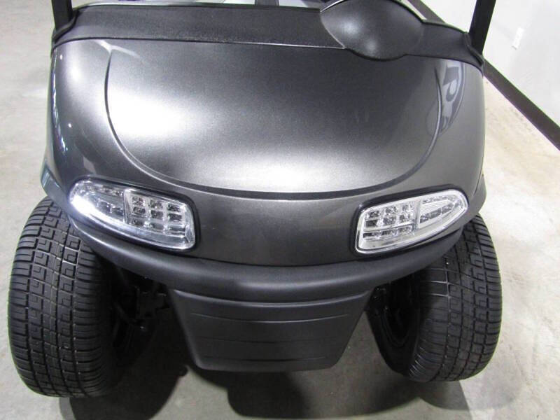 2019 E-Z-GO RXV