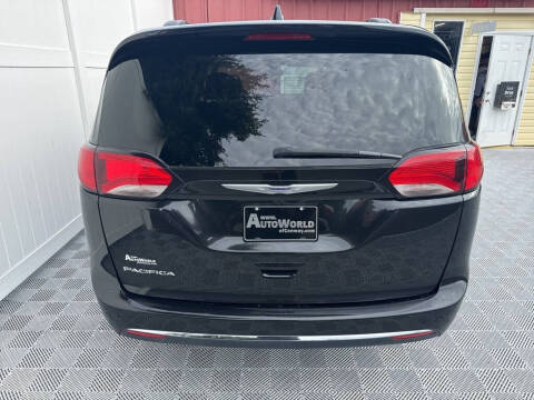 2020 Chrysler Pacifica Touring