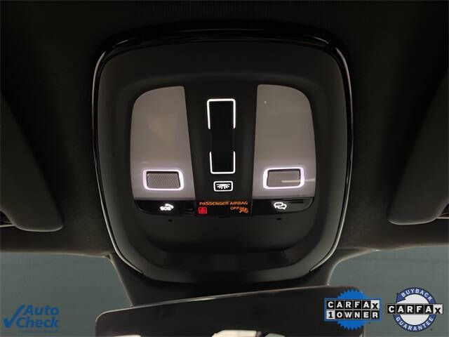 2025 Volvo XC40 B5 Core Bright Theme