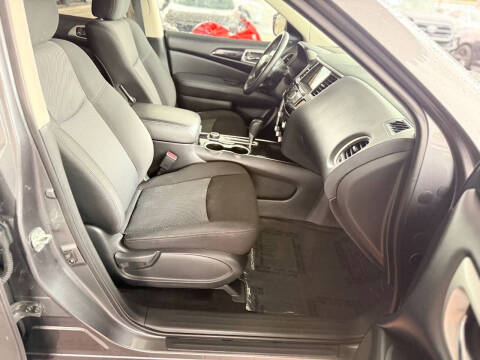 2020 Nissan Pathfinder SV