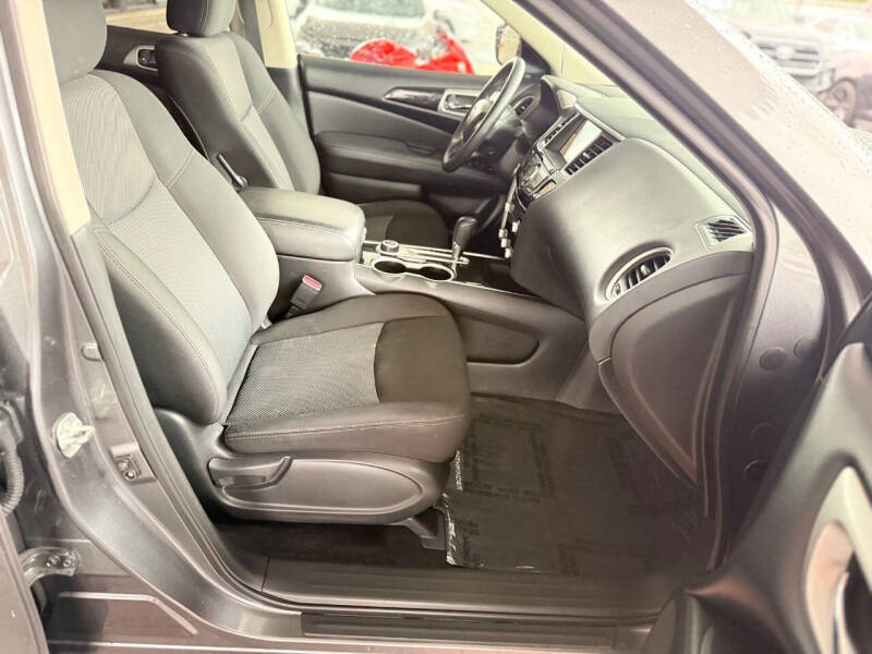 2020 Nissan Pathfinder SV