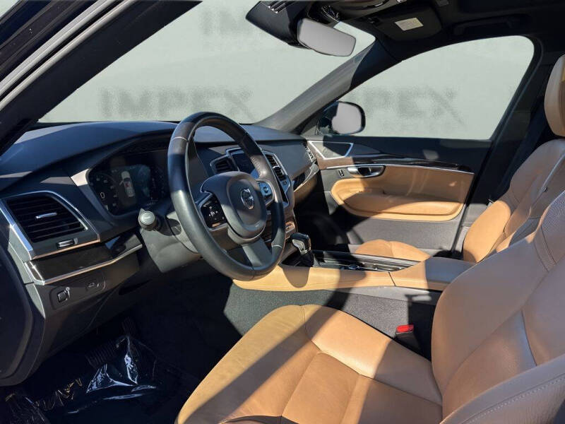 2019 Volvo XC90 T6 Momentum