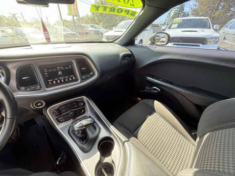 2019 Dodge Challenger SXT