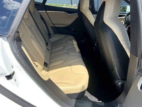 2015 Tesla Model S 85