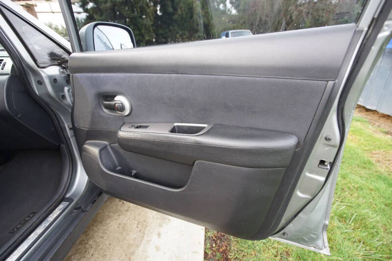 2008 Nissan Versa 1.8 S