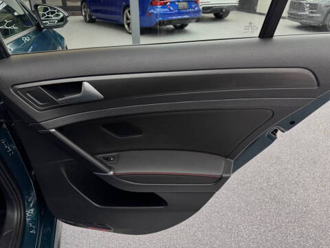 2019 Volkswagen Golf GTI S