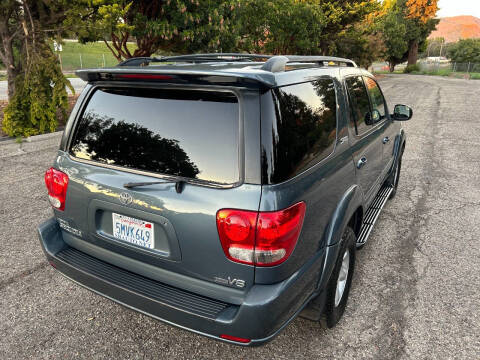 2005 Toyota Sequoia SR5