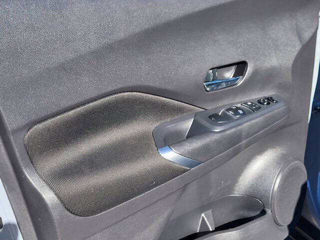 2022 Nissan Kicks SV