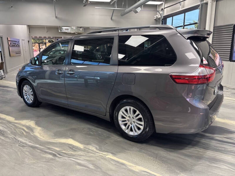 2017 Toyota Sienna