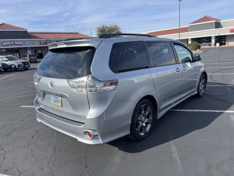 2016 Toyota Sienna SE Premium 8-Passenger