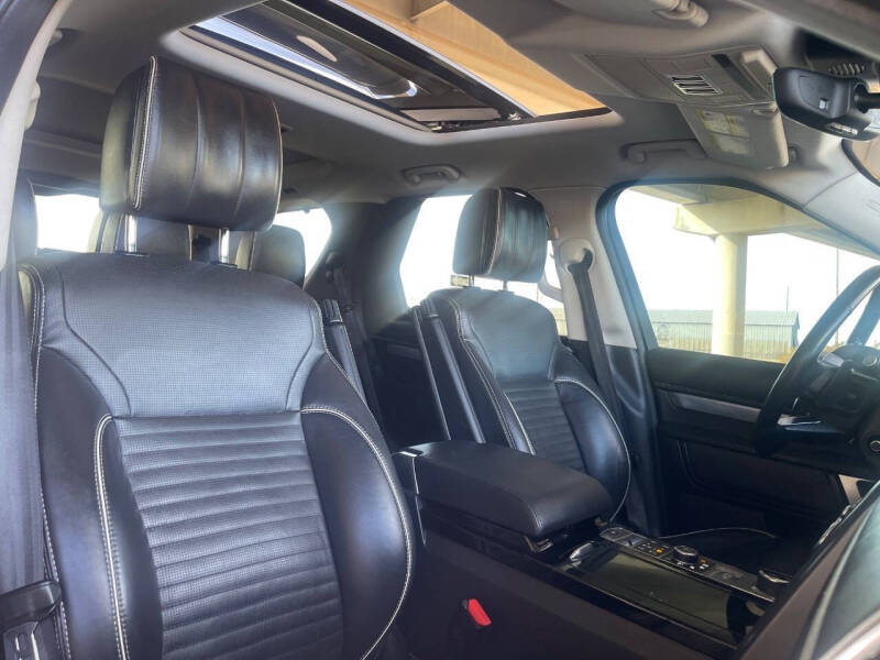 2017 Land Rover Discovery First Edition