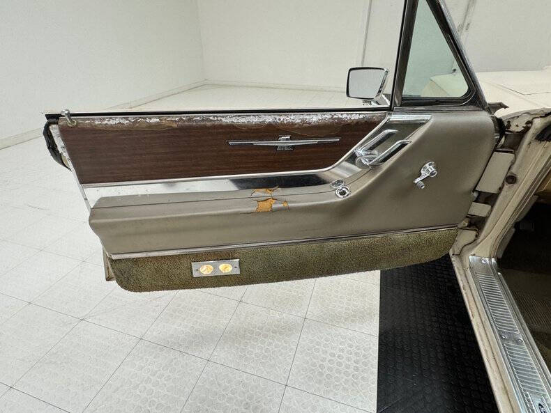 1964 Ford Thunderbird