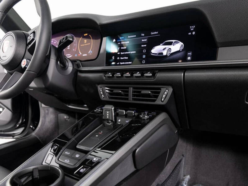 2025 Porsche 911 Carrera