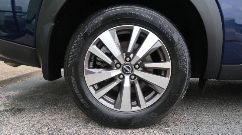 2022 Nissan Pathfinder SL