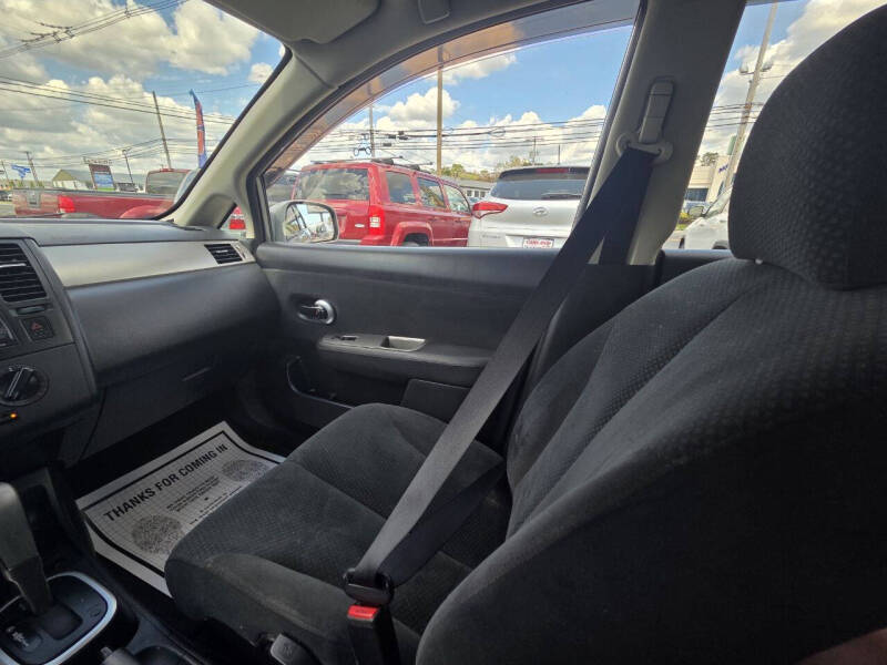 2012 Nissan Versa 1.8 SL