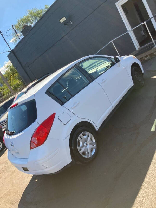 2010 Nissan Versa 1.8 S