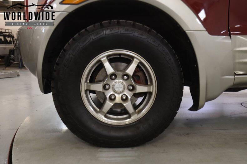 2001 Mitsubishi Montero Limited
