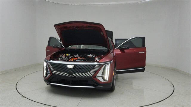2025 Cadillac LYRIQ Luxury 3