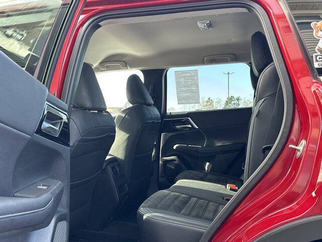 2024 Mitsubishi Outlander SE