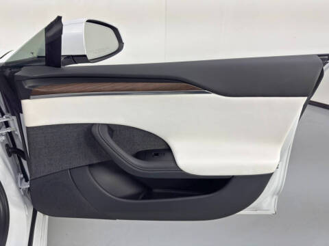 2021 Tesla Model S Plaid