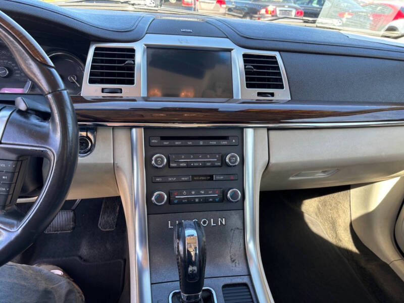 2011 Lincoln MKS