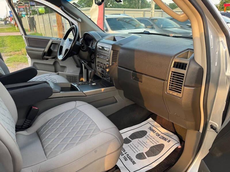 2005 Nissan Armada SE