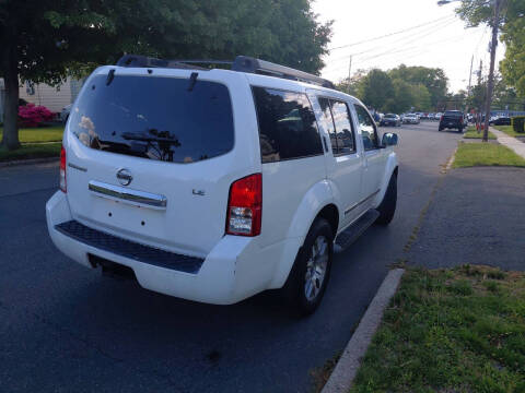 2012 Nissan Pathfinder LE