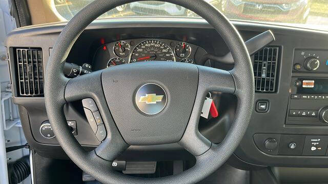 2025 Chevrolet Express 2500