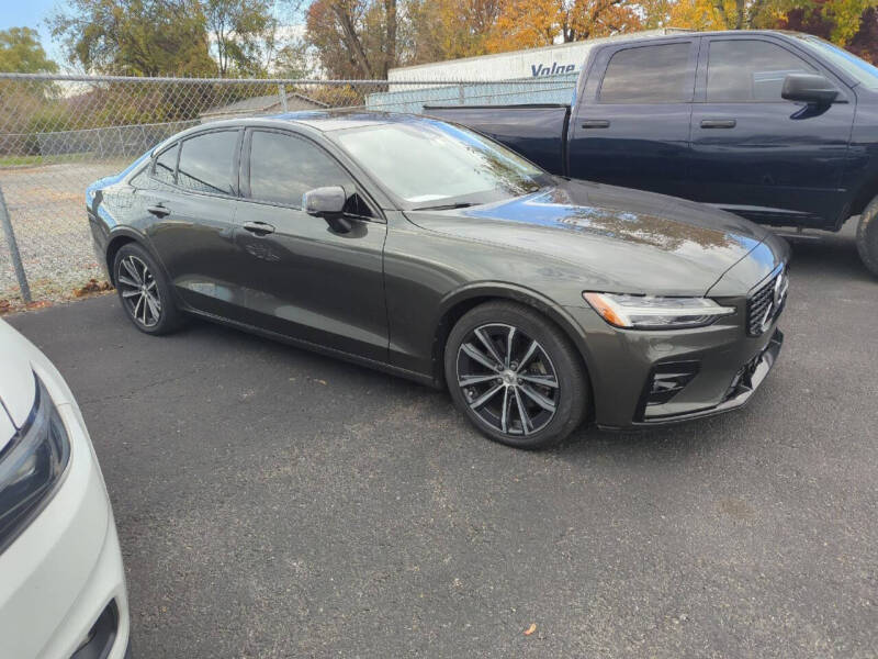 2022 Volvo S60 B5 Momentum