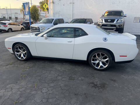 2015 Dodge Challenger SXT Plus