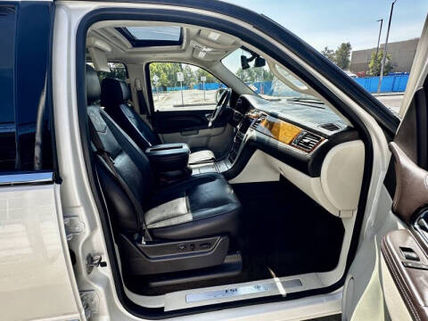 2012 Cadillac Escalade Platinum Edition