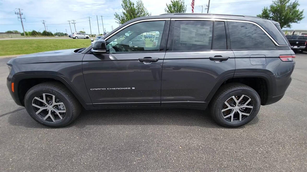 2024 Jeep Grand Cherokee for sale at Victoria Auto Sales in Victoria, MN