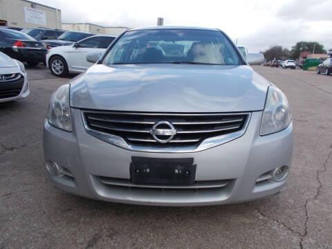 2012 Nissan Altima for sale at ACH AutoHaus in Dallas TX