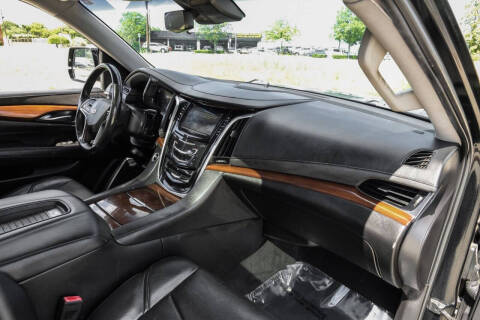 2018 Cadillac Escalade ESV Luxury