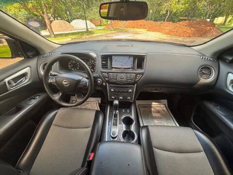 2020 Nissan Pathfinder SV