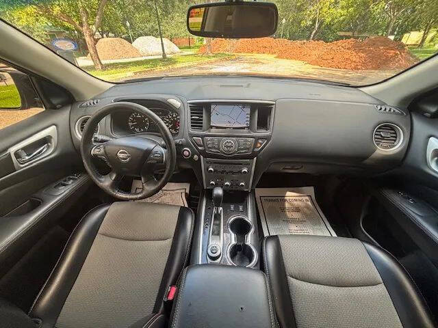 2020 Nissan Pathfinder SV