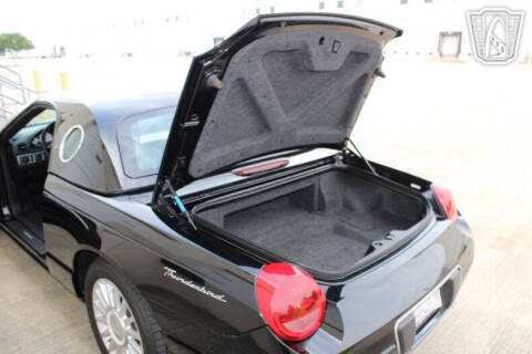 2004 Ford Thunderbird Deluxe