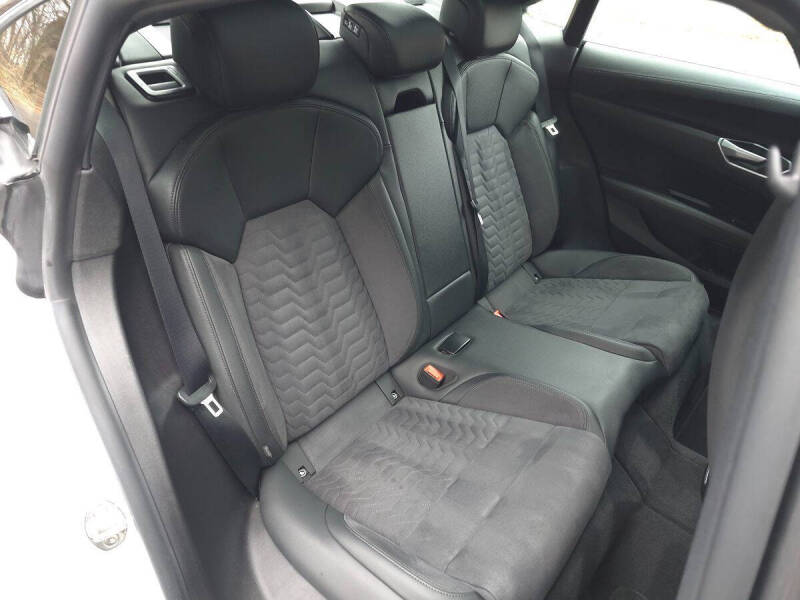 2022 Audi e-tron GT quattro Premium Plus